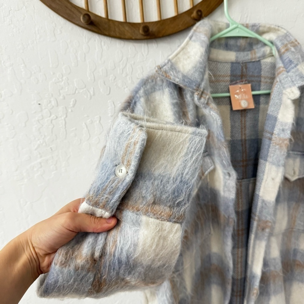 Miss Lola Blue Plaid Long Line Side Slit Fuzzy Button Down Shacket Jacket M/L - Picture 6 of 12